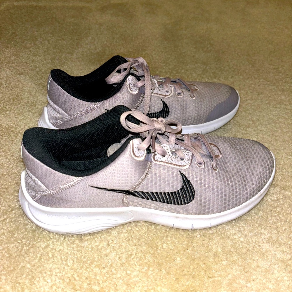 Nike flex women’s running shoes